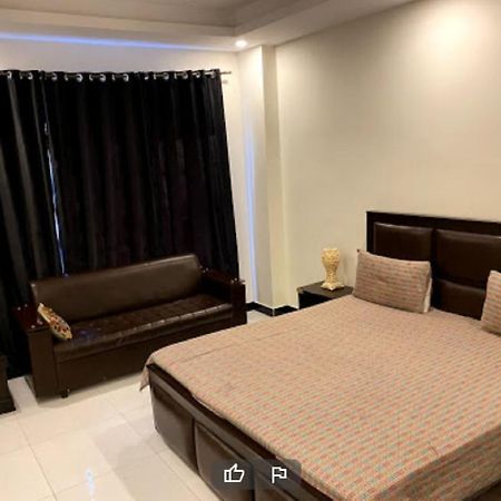 Evergreen Inn Rawalpindi Exterior photo